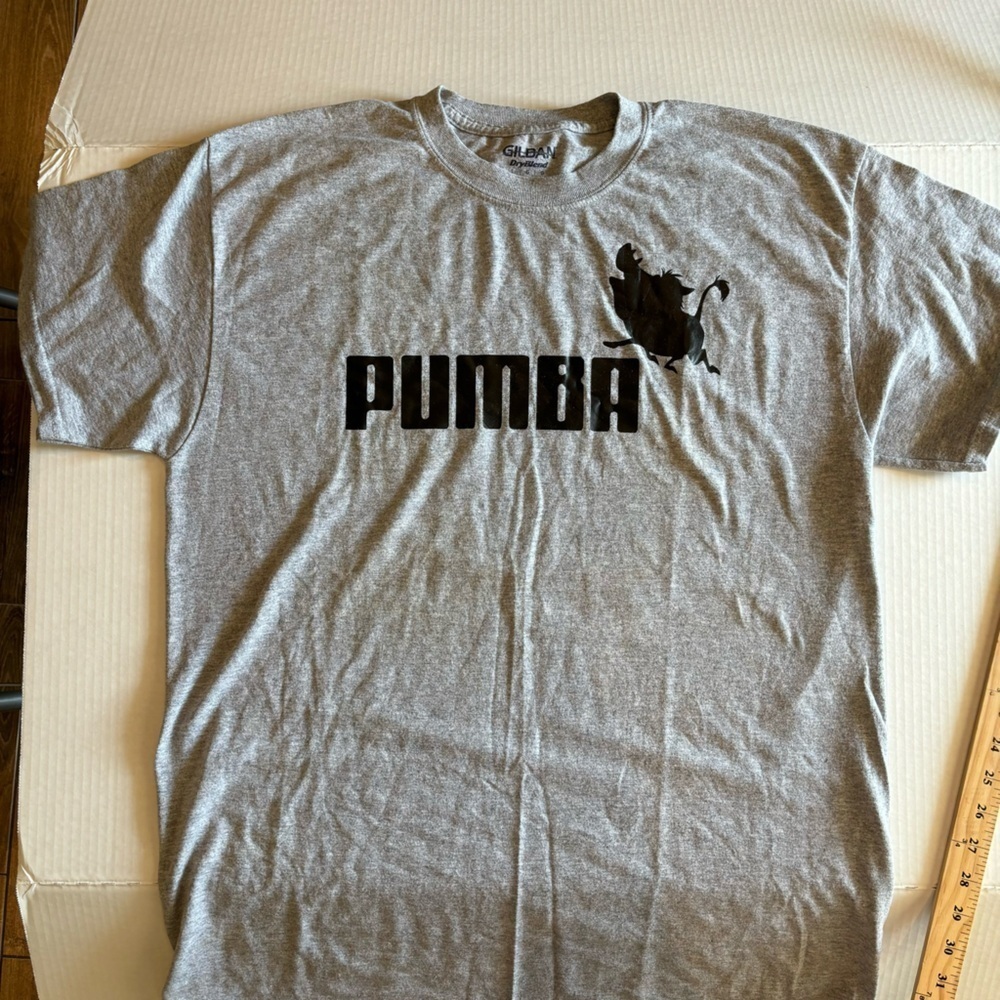 Pumba Gildan Tee size Large Disney